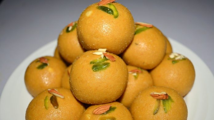 Besan Ke Laddu Recipe